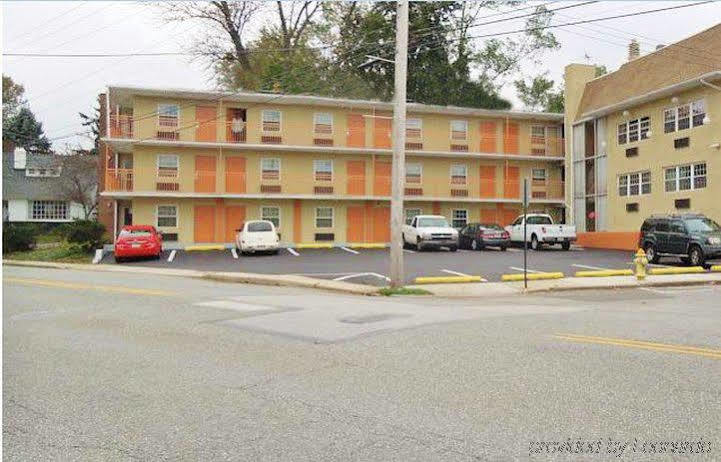 Media Inn & Suites Εξωτερικό φωτογραφία